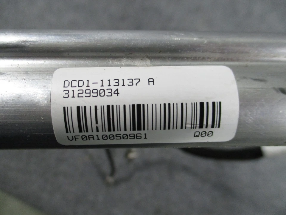 Оригинальная гидравлическая стойка люк задней двери 2010 VOLVO XC60 - Изображение 2 из 4