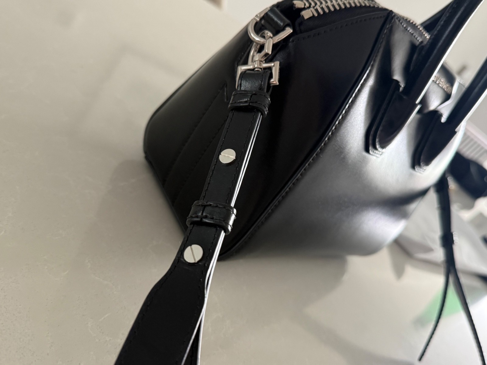 givenchy antigona mini black — image 4