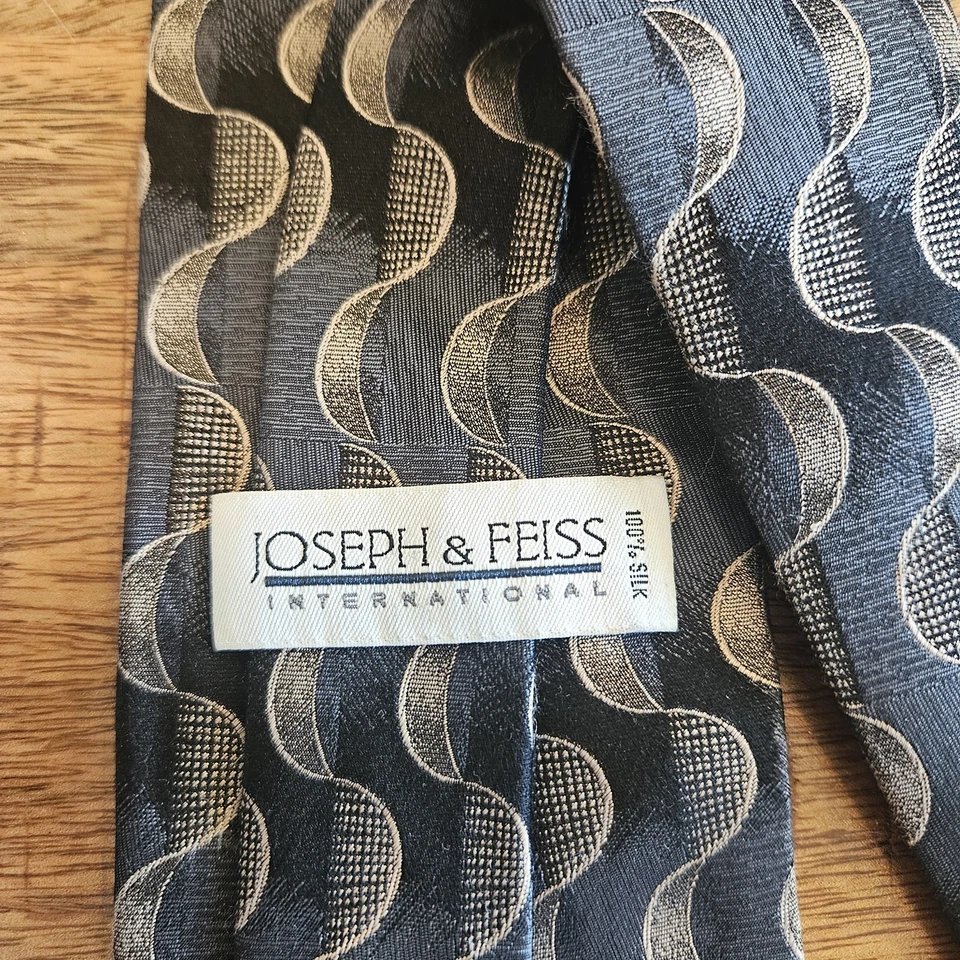 Corbata geométrica Joseph & Feiss para hombre 100 % seda azul marino plateado diseño elegante Foto 3 de 4