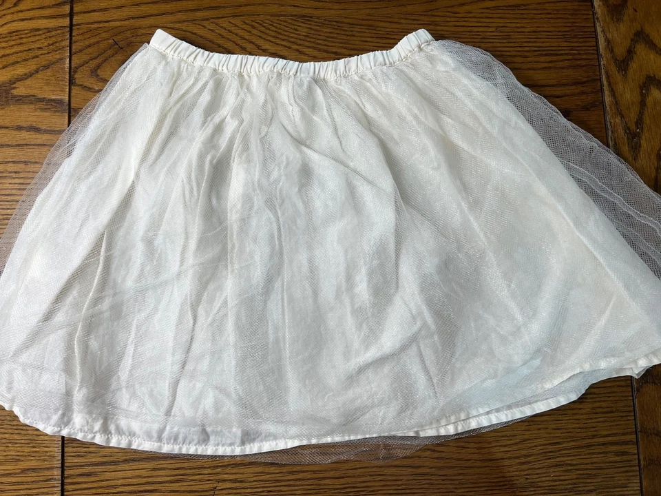 Mini Boden White Tulle Skirt EUC Girls Size 5-6 - Image 2 of 2