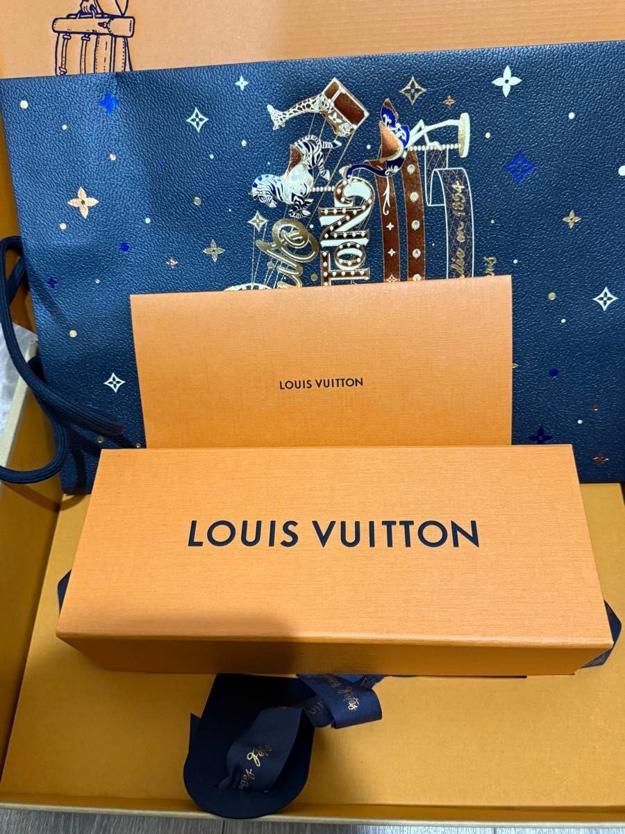 Louis Vuitton Spell On You Eau De Parfum Spray 3.4oz/100ml Louis Vuitton Spell On You Eau De Parfum Spray 3.4oz/100ml