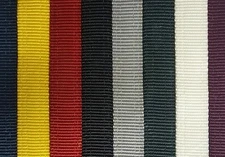 NEW   VALHOMA HORSE HALTERS with THROAT SNAP - YEARLING - SIZE 300 - 500 LBS