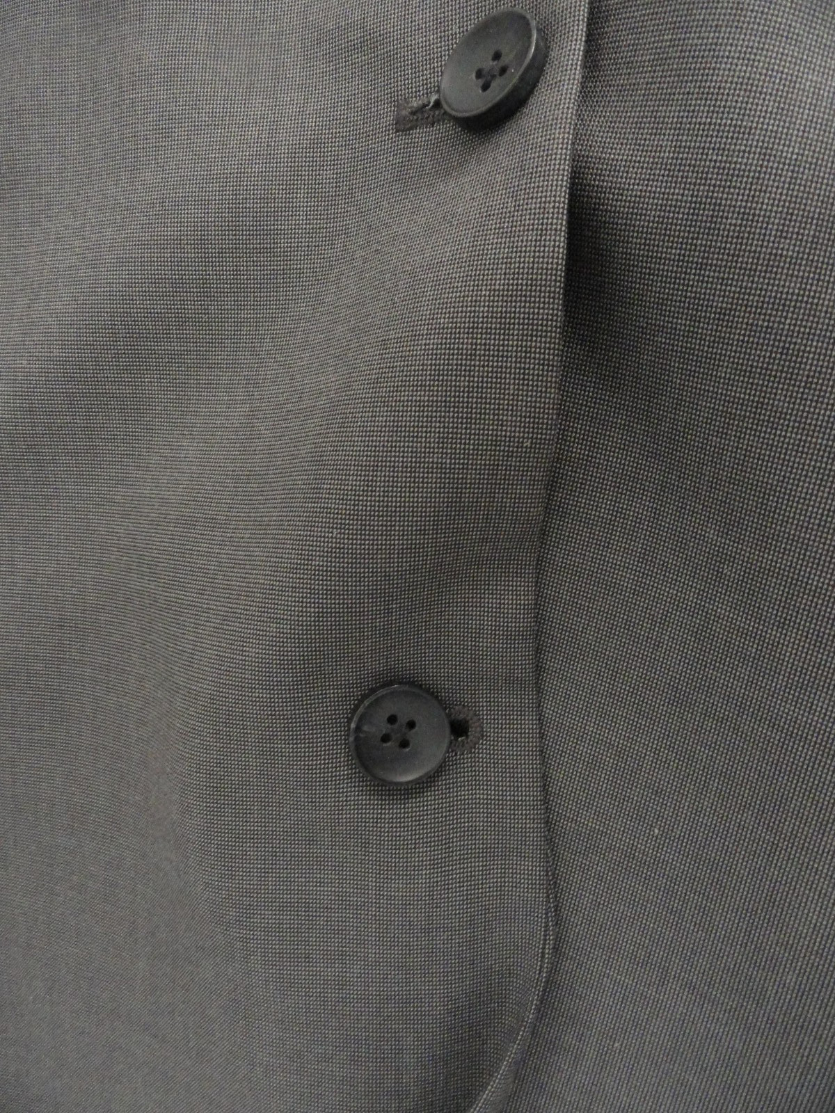 2 BUTTON DESIGNER EUC NORDSTROM RACK POLY BLEND T… - image 3