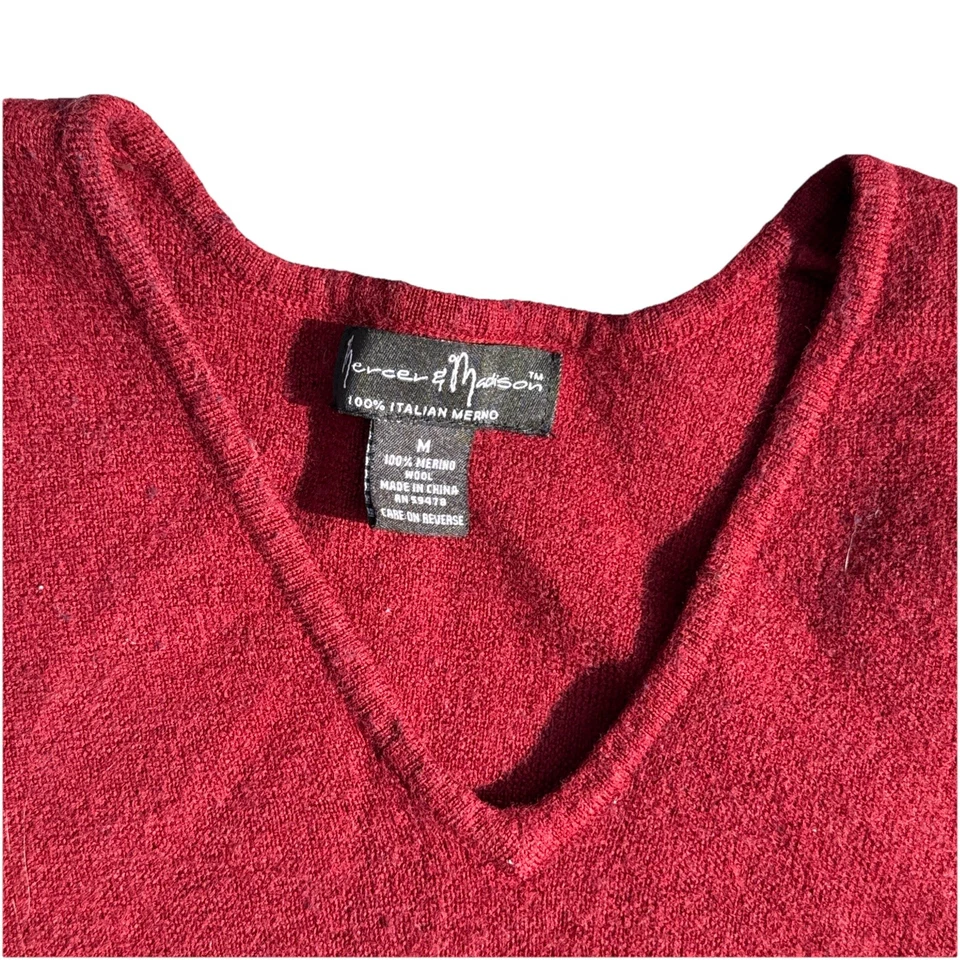 Suéter Mercer & Madison Mujer Mediano 100% Lana Merino Italiana Cuello en V Granate Foto 2 de 4
