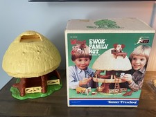 EWOK FAMILY HUT W  BOX  NEAR COMPLETE STAR WARS 1985 VINTAGE KENNER