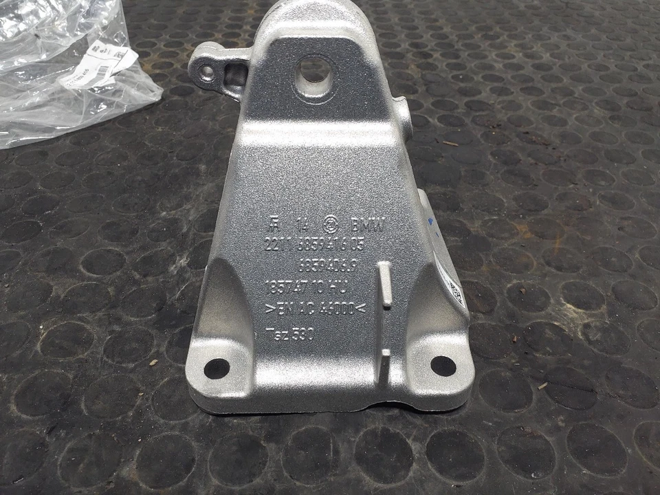 BMW 4 SERIES GRAN COUPE Engine Mount 2014-2020 22116859416 - Image 2 of 4