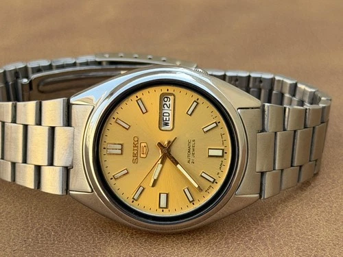 Vintage Seiko 5 Automatic 21 Jewels Golden Dial Japan Made Spares/Repair (565)