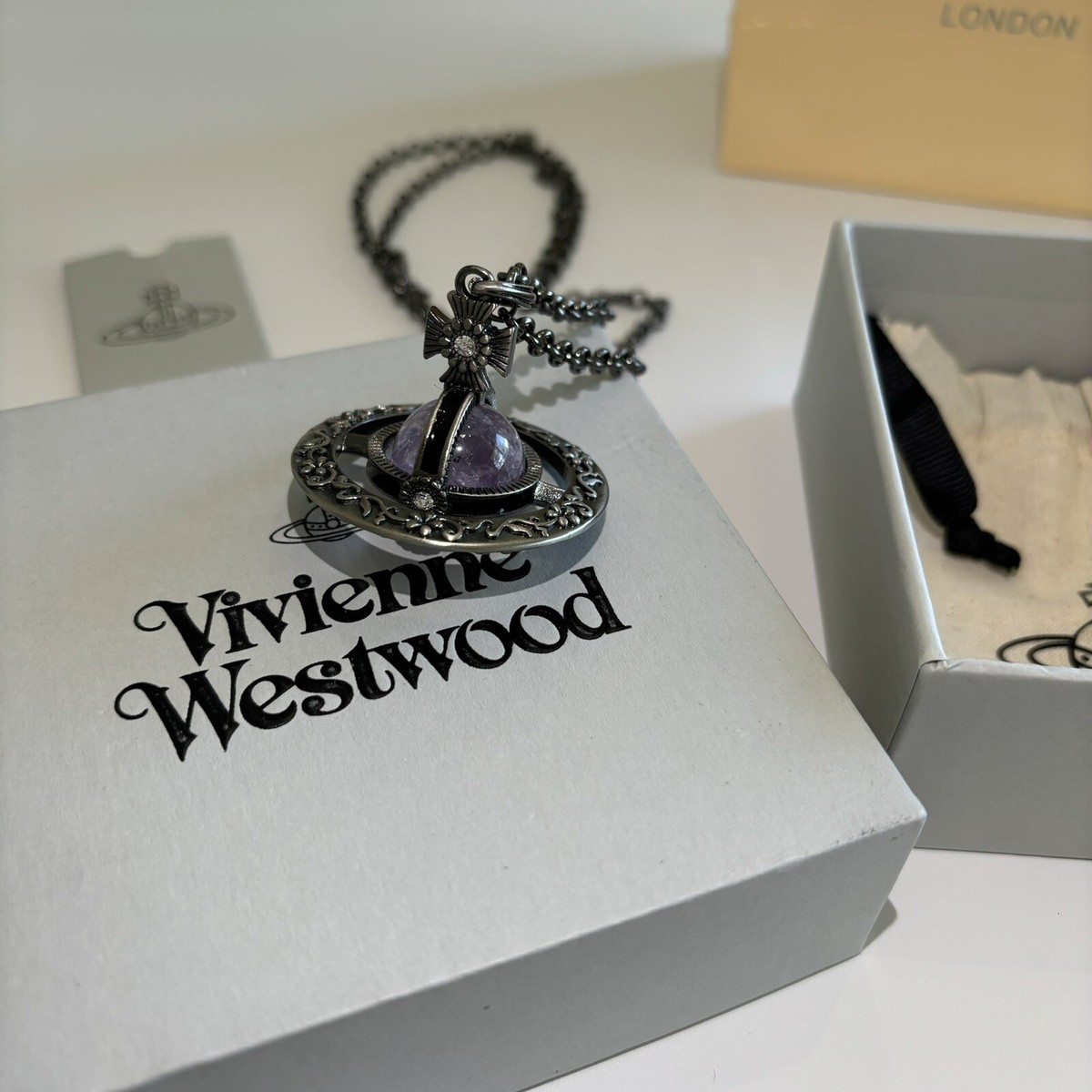 Vivienne Westwood ボックスセット Vivienne Westwood Vintage Style Floral big orb necklace With