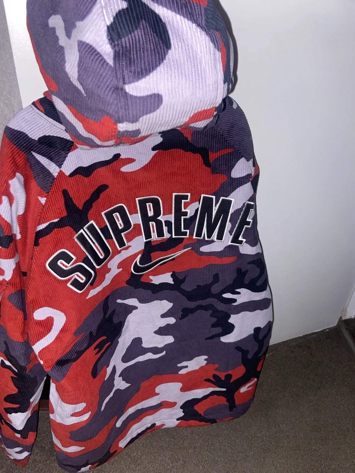 Taille M   Veste à capuche Supreme x Nike Arc Corduroy (Camo rouge) (Livraison rapide !)