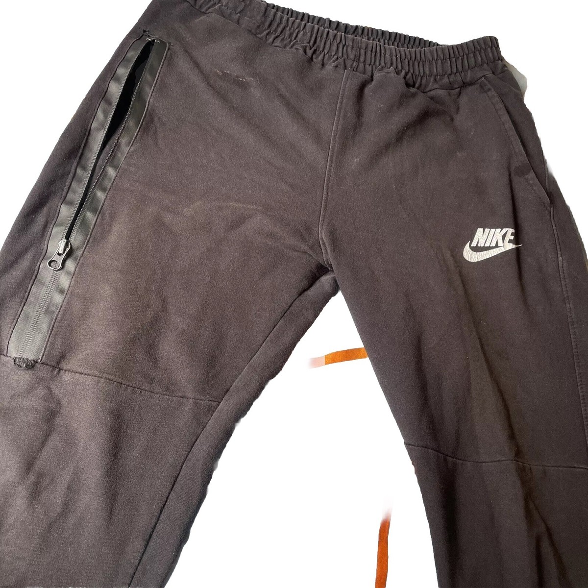 where does nike id ship from