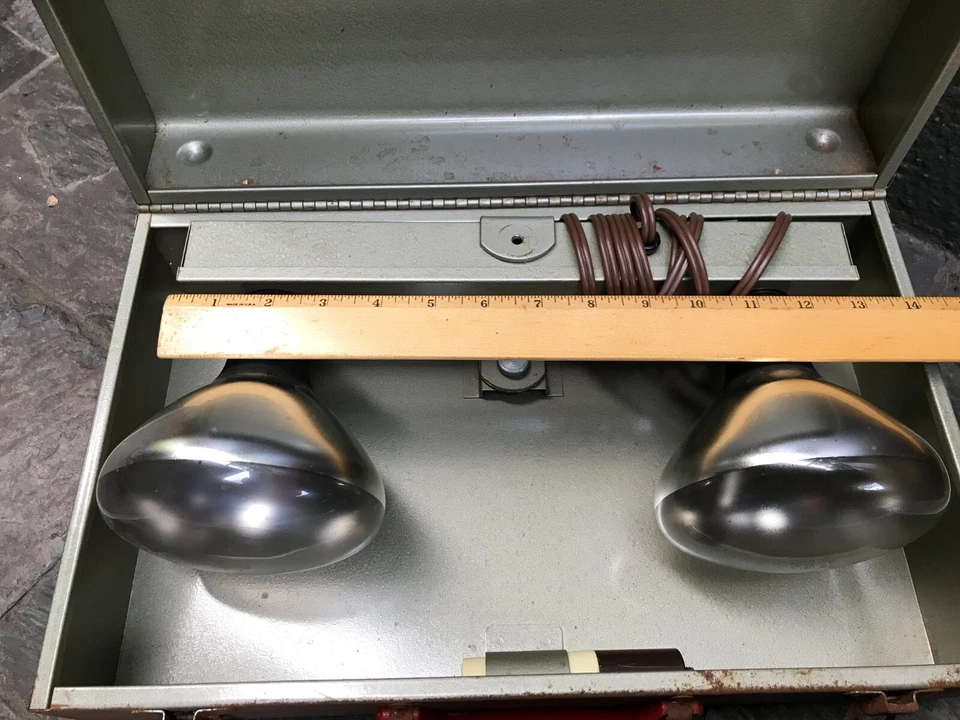 Logan Model 220-2 Light Bar for Home Movie Camera 8mm 16mm Super 8 - Image 3 of 4