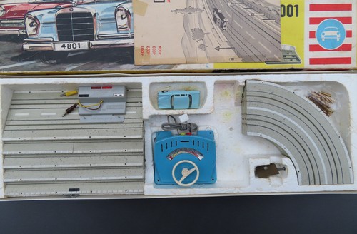 Faller 4001 -- rare pack complet avec Mercedes 220, années 60 (BNL1756) - Photo 2 sur 5