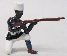Black solider KNEELING FIRING RIFLE blue uniform white hat lead figure