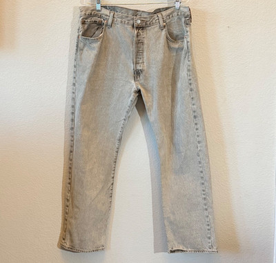 Levis 501 Original Fit Button Fly Jeans Mens 38x30 Light Gray Wash 100% Cotton