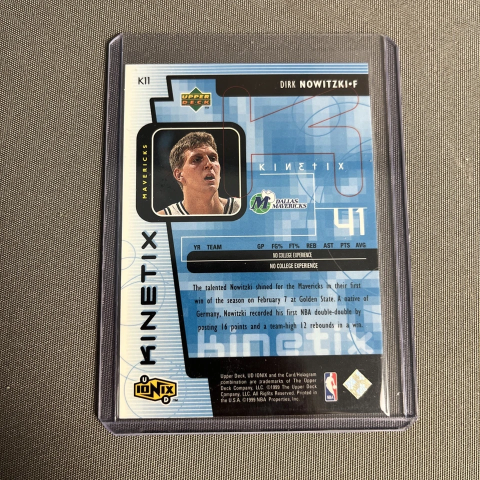 Dirk Nowitzki 1998-99 Upper Deck Ionix Kinetix Rookie RC #K11 Mavericks Foto 4 de 4