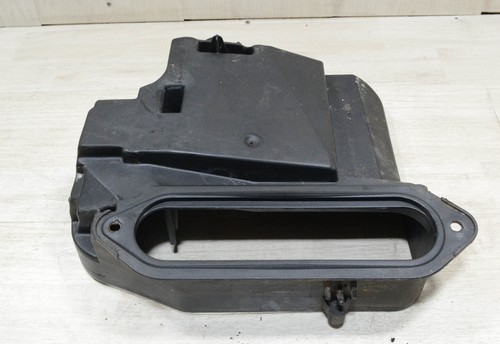 VW Passat 3BG Variant 2000 Kasten Box für Motor Steuergerät #144475-E370