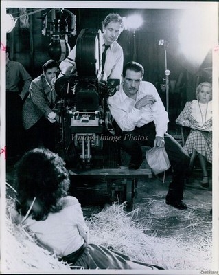 1977 Tommy Lee Jones Stars In Movie The Amazing Howard Hughes Tv Photo 8x10