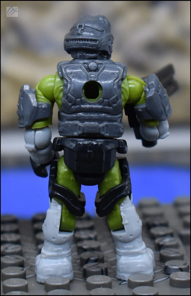 HALO MEGA BLOKS CONSTRUX DARK GRAY/GREEN UNSC MARINE MINI FIGURE FDY41 - Image 4 of 4