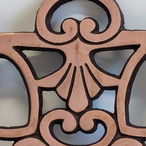 Pampered Chef Round-Up From the Heart Trivet 2008 #0903 Cast Iron & Copper 6”x6” - Picture 6 of 7