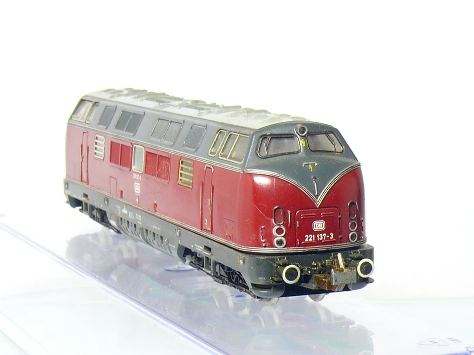 Trix Express 2256 H0 DC  Diesellok BR 221 137-3 der DB, altrot - Bild 3 von 4