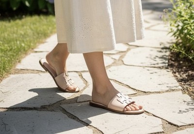 TORY BURCHベージュ フラットサンダル Tory Burch Ines Open Toe Flat Slides Sea Shell Pink/Silver Calf