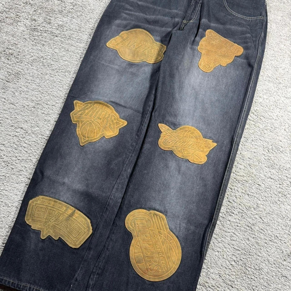 Pantalones de mezclilla skater bordados vintage de cuero NBA UNK pierna holgada Y2K años 2000’s Foto 4 de 4