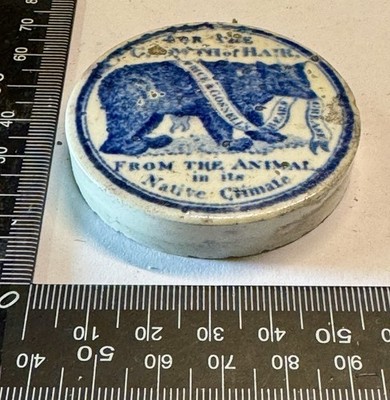 1820 s Excessively Rare Pictorial Bears Grease Pot Lid in Blue Transfer [K479]