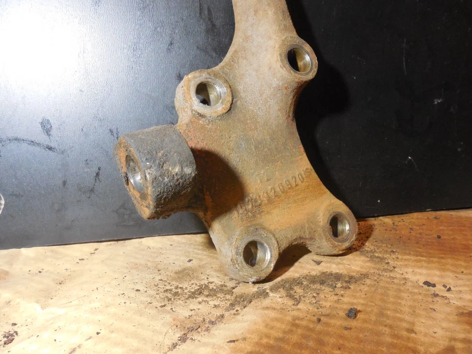 Front Right Steering Control Knuckle 1073320920 86-89 Mercedes Benz R107 560SL - Image 2 of 4