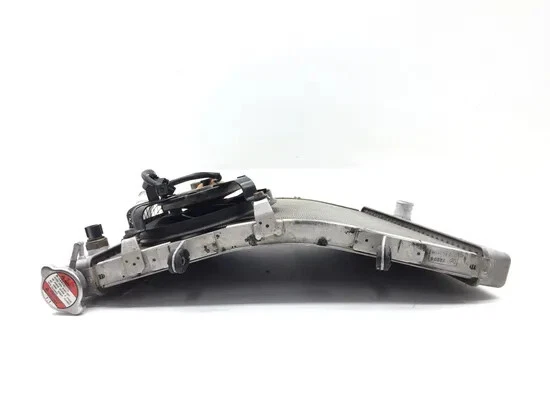 Engine Radiator Cooling Fan 2004 Suzuki GSXR750 2931A x - Image 4 of 4