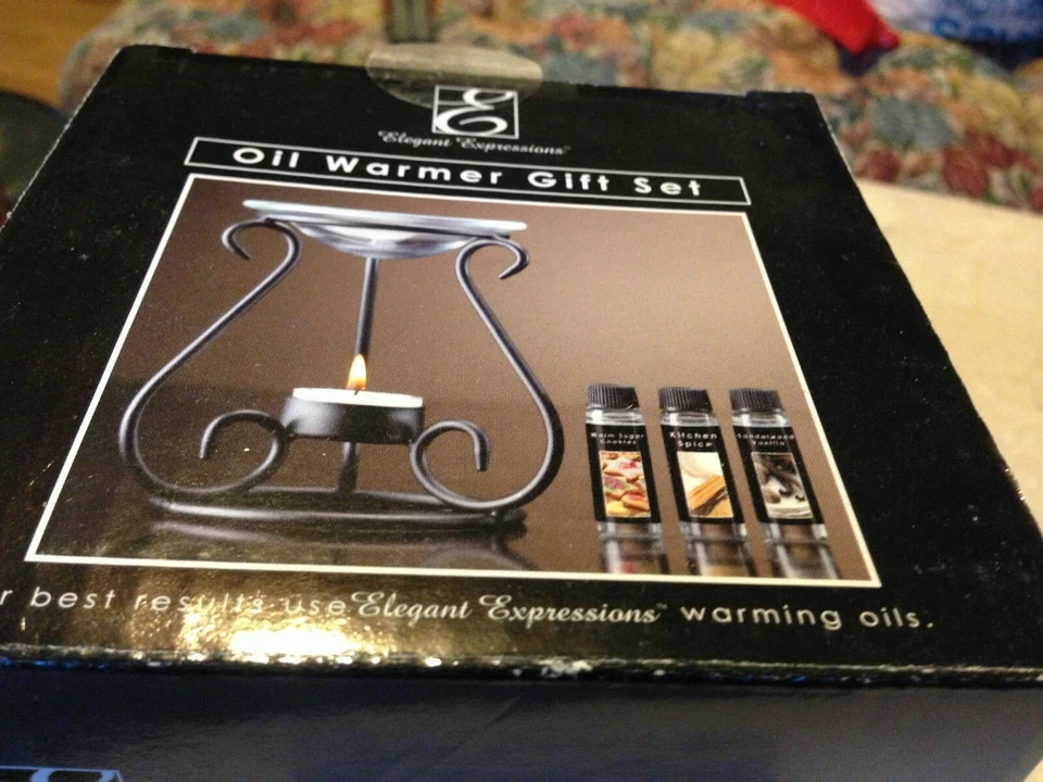 New Oil Warmer Gift Set w/3 Oils:Sugar Cookie, Kitch. Spice & Sandalwood Vanilla - Image 3 of 3