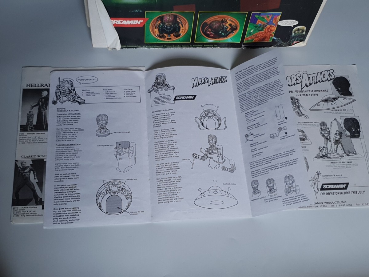 Mars Attacks Model Kit Terror In The Sky Official Licensed UFO