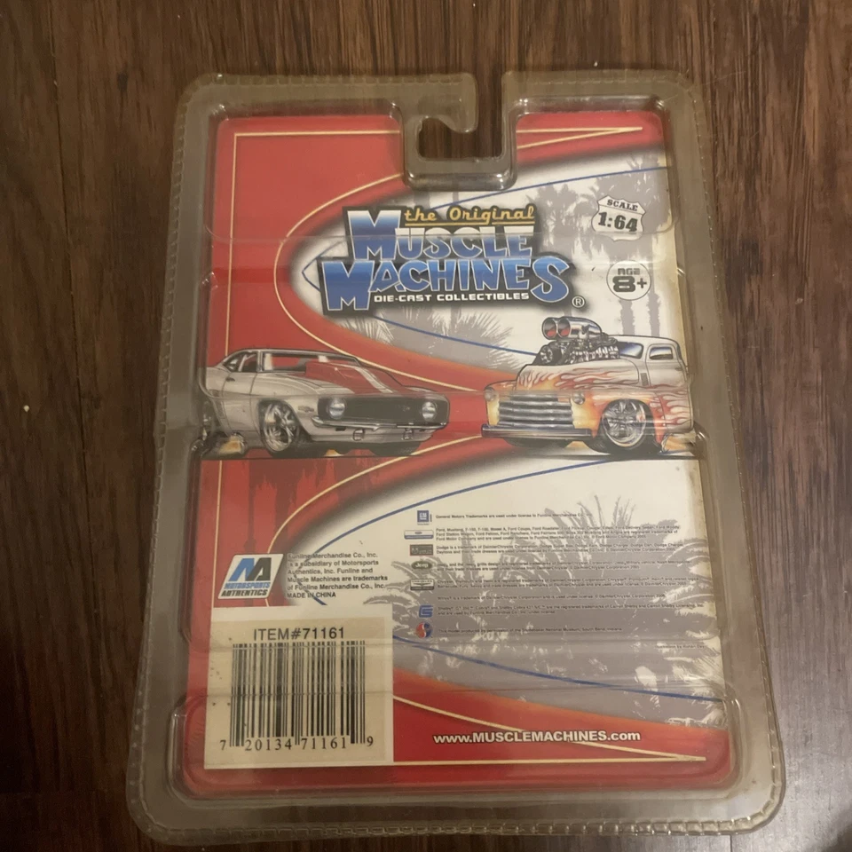  Cargador Muscle Machines 66 (Plata) escala 1:64 Foto 2 de 4