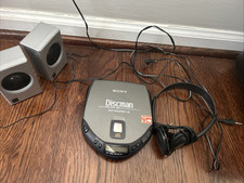 Sony Discman D-171 CD Player Digital Mega Bass 1-bit DAC Power Adapter Speakers