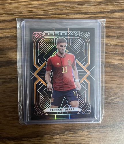 Ferran Torres [Electric Etch Orange] #102 2021 Panini Obsidian card