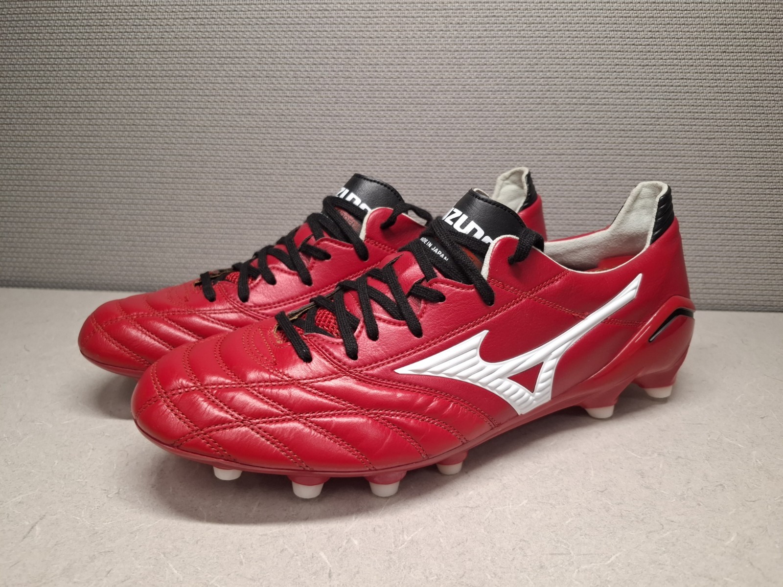 Mizuno Morelia NEO I - 30th anniversary limited edition  -US9.5, 27.5cm -Red