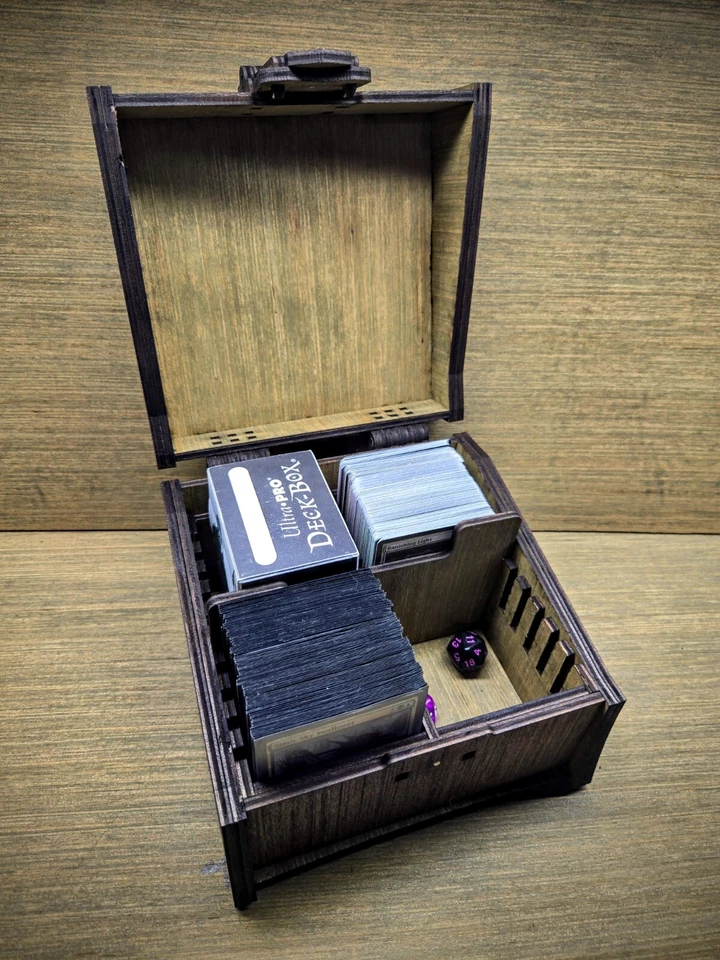 Large Magic the Gathering Inspired Card Box | Holds up to 500 Sleeved cards - Image 4 of 4