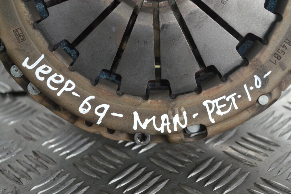 Jeep Renegade Duel Mass Flywheel 46338500 2019 1.0 Petrol 6 Speed Manual - Image 4 of 4