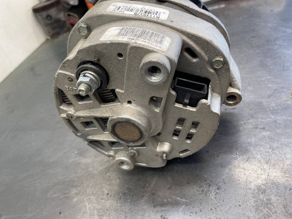 1996-2000 Chevrolet GMC Suburban 2500 3500 454 7.4 Engine Alternator - Image 3 of 4