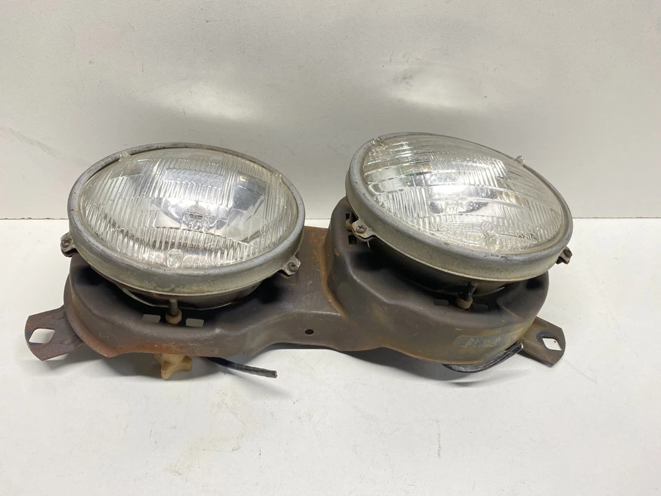 1985 BMW 318i FRONT RIGHT PASSENGER SIDE HEADLIGHT OEM, 114-58009 - Image 3 of 4