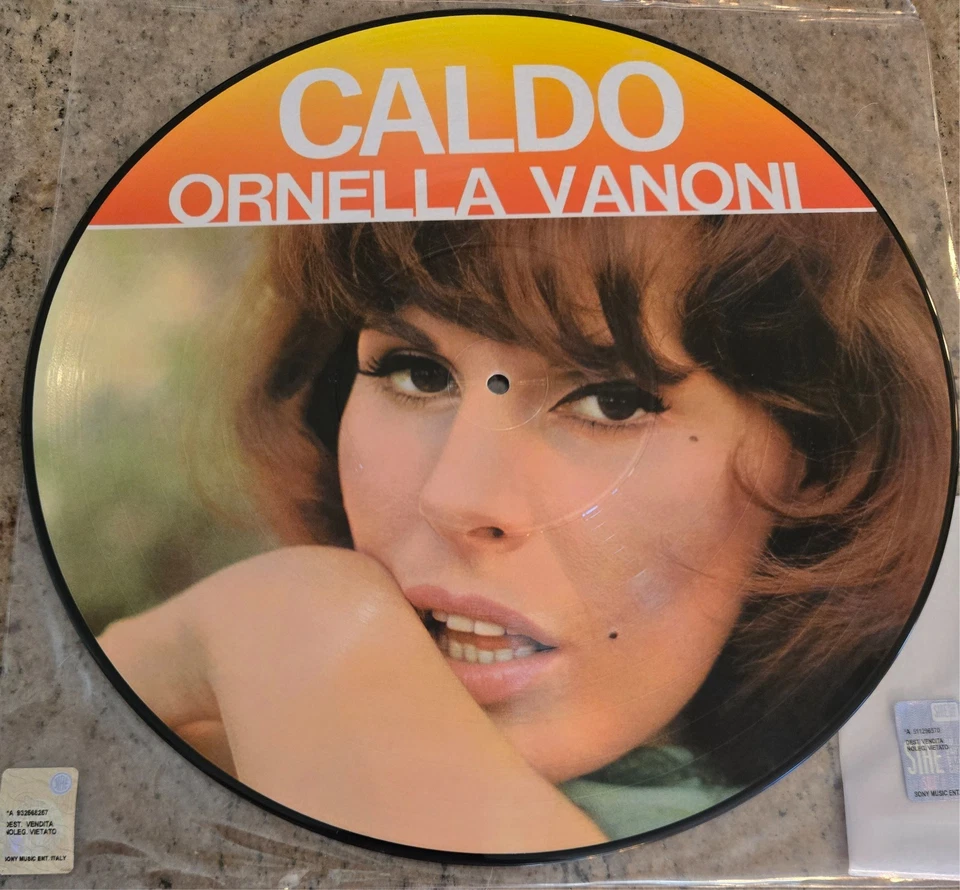 Ornella Vanoni Hot Vinyl LP Picture Disc Like New NM-EX Caldo - Image 3 of 4