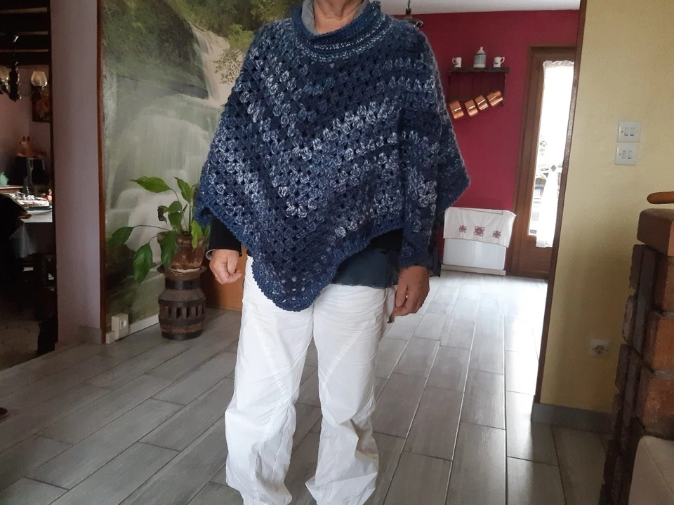 poncho en laine et mohair - Photo 2/2