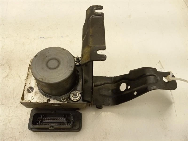 Anti-Lock Brake Part Assembly 15 Chrysler 200 68234916AA - Image 4 of 4