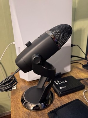 Blue Yeti USB Condenser Microphone Black with Mute Switch