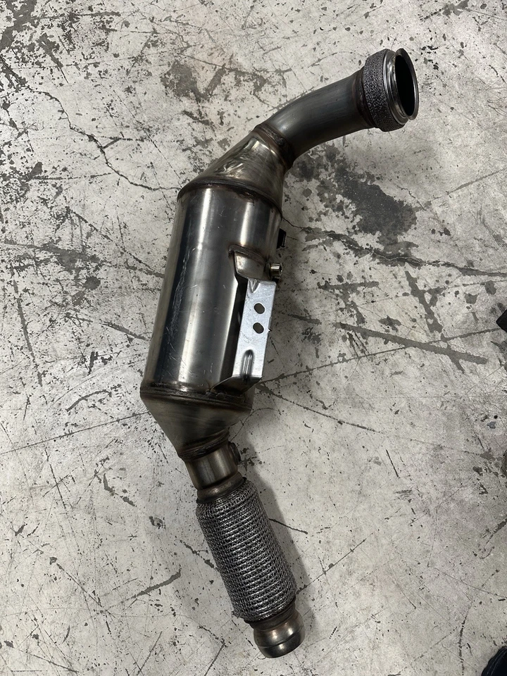 Conjunto de tubo de escape delantero Mercedes Sprinter 2500 3500 3,0 L 2019-2022 OEM Foto 3 de 3