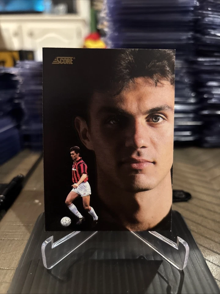 Cartão de futebol PAULO MALDINI 1991-92 pontuação italiana novato controle remoto AC MILAN #424 QUASE PERFEITO+ - Imagem 2 de 4