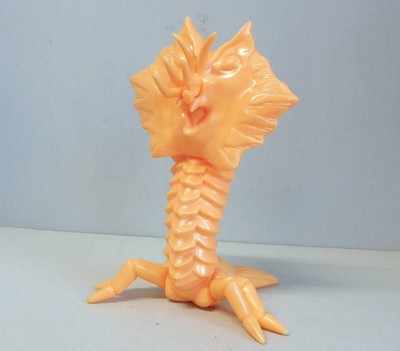 M1 Villa Alien Unpainted Skin Color Soft Vinyl Special Effects Ultra Seven Monst