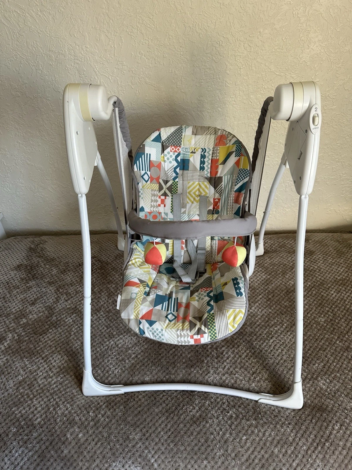 Graco Baby Delight Baby Swing Chair Toy Rocker Soother, Electric 2-Speed
Opens in a new window or ta