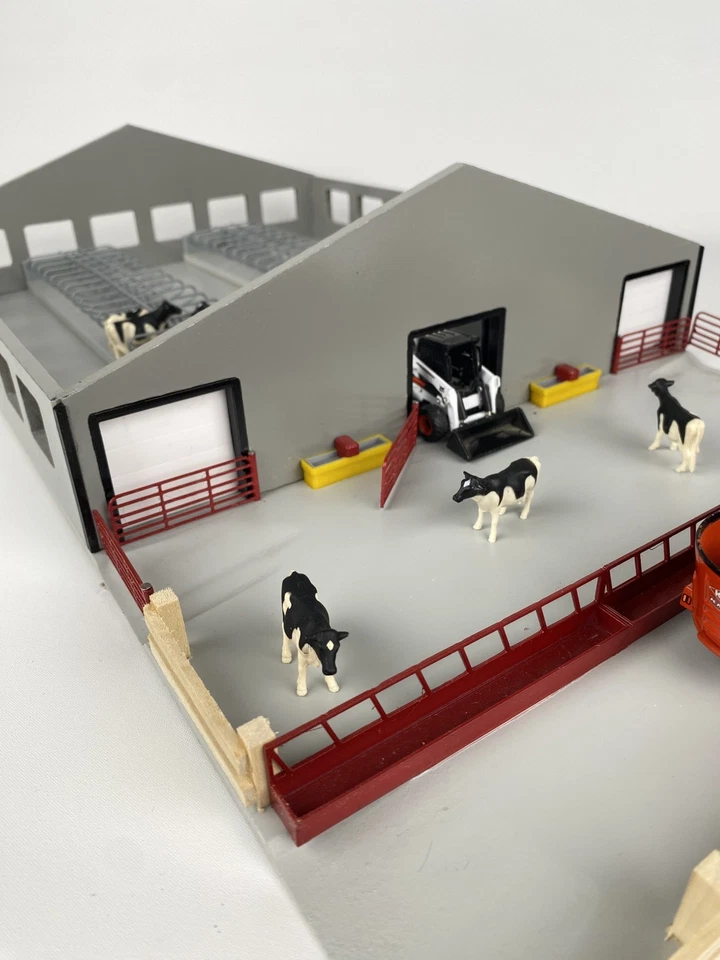 1/64 Cattle Freestall Barn and Feed Lot 70x85 Gray and Black - Image 3 of 4