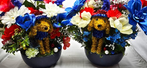 Independence Day Celebration Centerpiece: Patriotic Flowers in Dark Blue Bowl - 第 11/11 張圖片