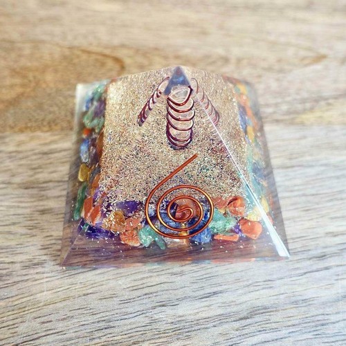 7 Chakras Piedra Hecho a Mano Pirámide de Orgonita Cristal - Imagen 3 de 5